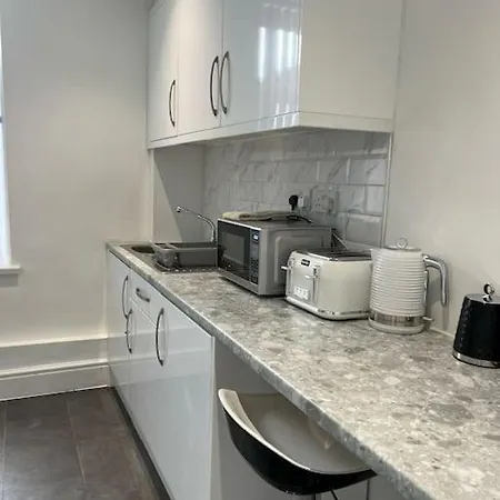 Town Centre Studio Flat Merthyr Tydfil Exterior photo
