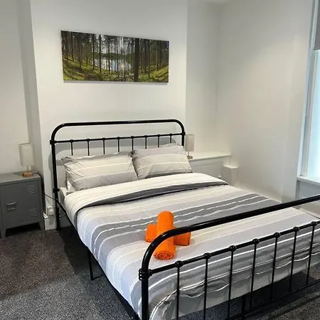 Town Centre Studio Flat Merthyr Tydfil Exterior photo