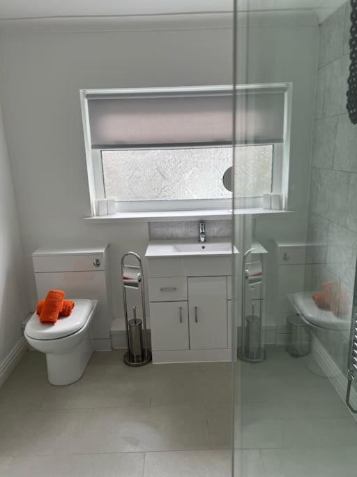 Town Centre Flat *