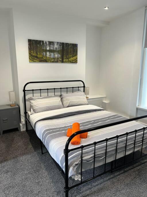 Town Centre Flat * Merthyr Tydfil